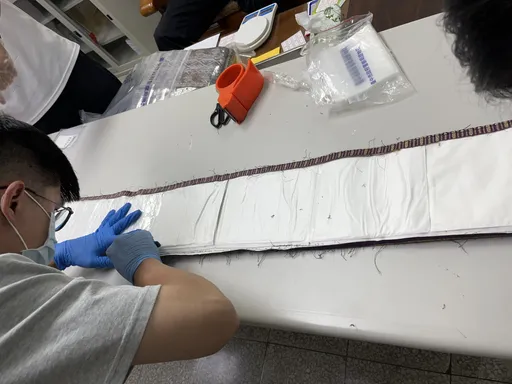 海洛因縫進華麗桌旗布!泰女闖關認栽 遭起出13公斤近億元毒品