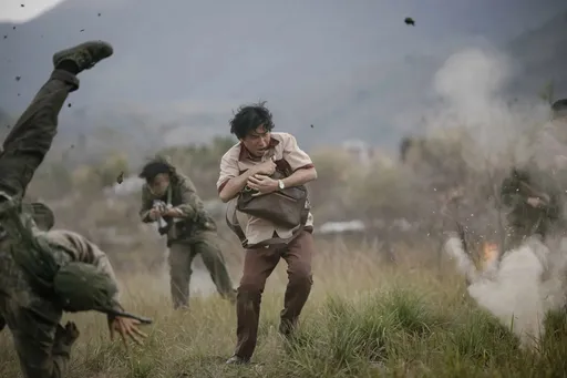 梁朝偉金三角遇襲 連滾帶爬逃難直喊累