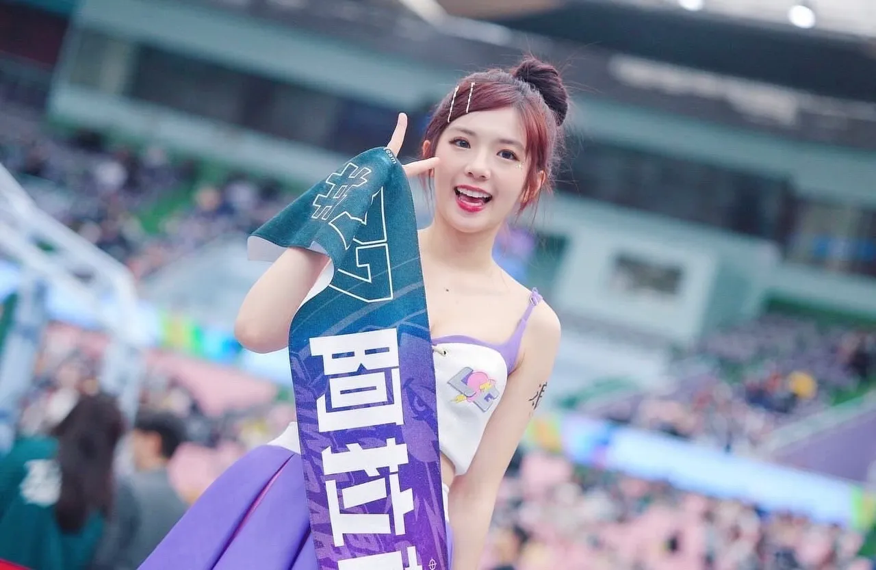 笑笑为《综艺大集合》的常客。想想时间有限公司提供