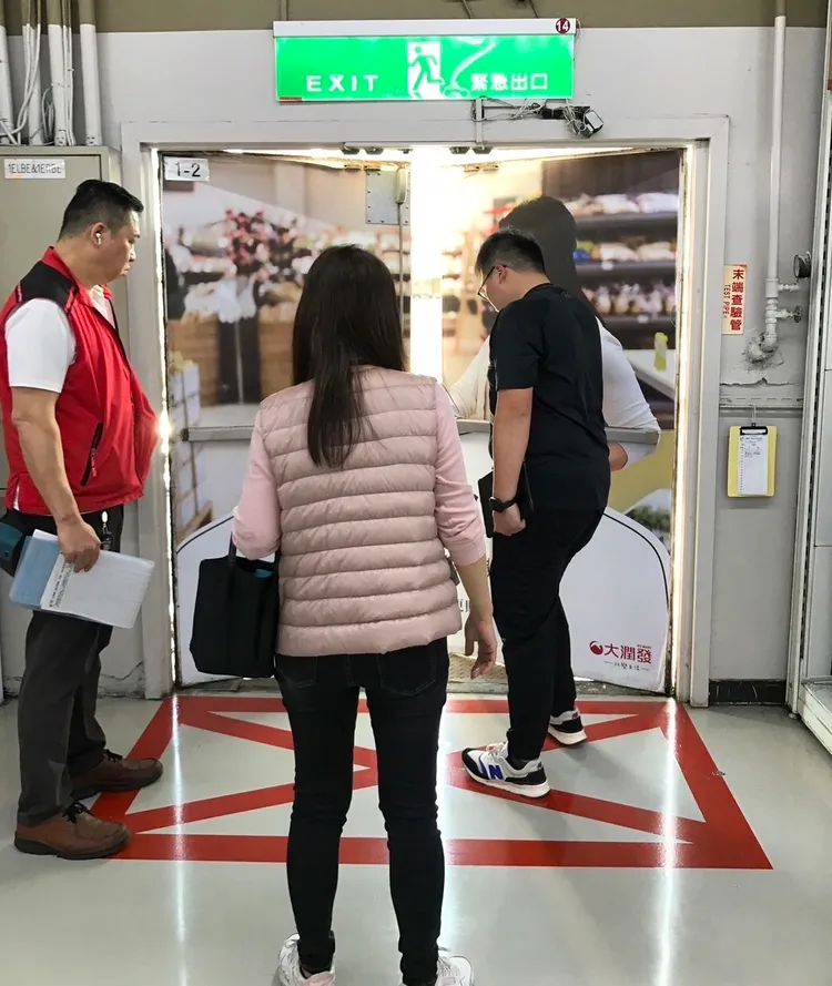 桃園市府派員稽查。建管處提供