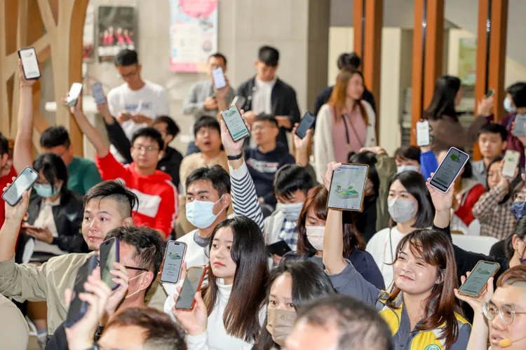 青年創新創業補助計畫開跑，吸引不少人參加說明會。嘉縣府提供