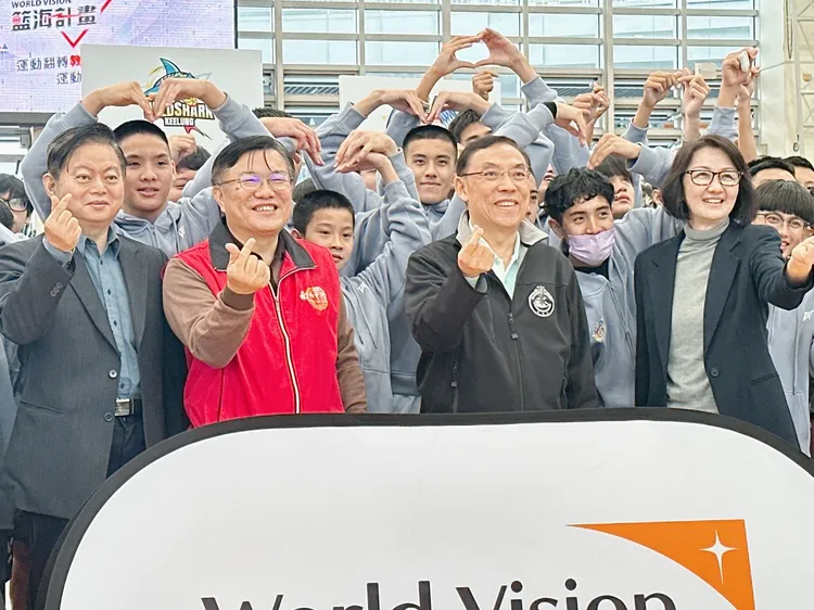 法務部長蔡清祥、台灣世界展望會會長李紹齡到場開球、觀賽，為所有參賽選手加油打氣。校方提供