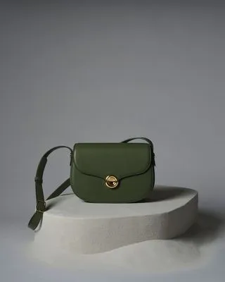 Loro Piana全新Ghiera包款。品牌提供