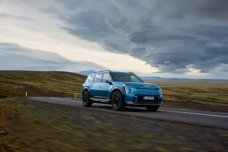 Kia旗下全新純電智慧旗艦EV9，在短短不到一個月的時間內，線上預售訂單已突破300台。原廠照片