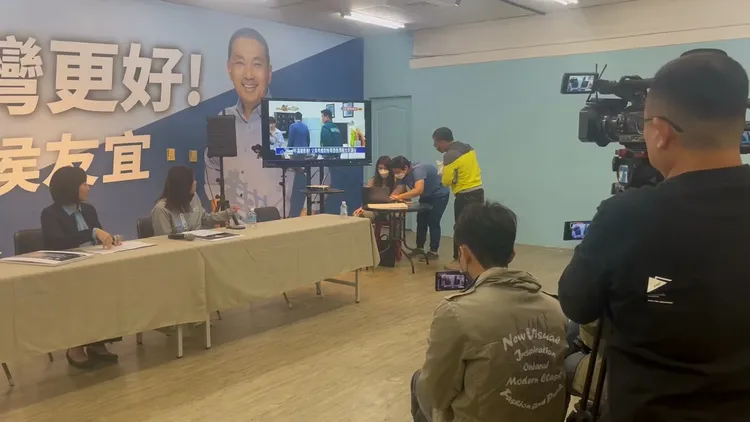 國民黨議員昨日記者會質疑李柏毅與未成年女生徹夜飲酒。翻攝畫面