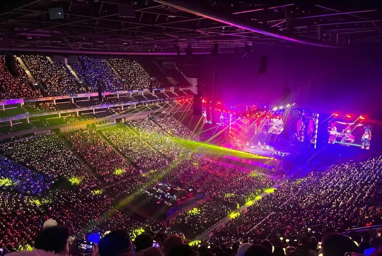 全場滿座擠進2萬名歌迷。翻攝周杰倫的不該微博