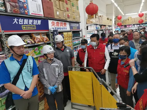新北春節大賣場聯合稽查 朱惕之率隊把關公安食安
