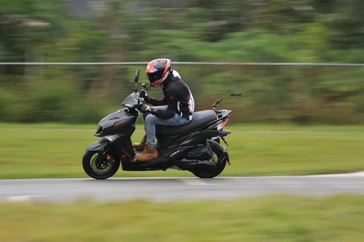 除了上市期間推出「四重送」的優惠方案，SYM也將於1/6起於六都陸續展開JET SL+試乘體驗活動。林浩昇攝