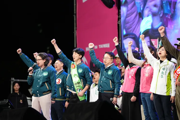 賴清德期盼新北市12席立委全壘打。賴清德競總提供