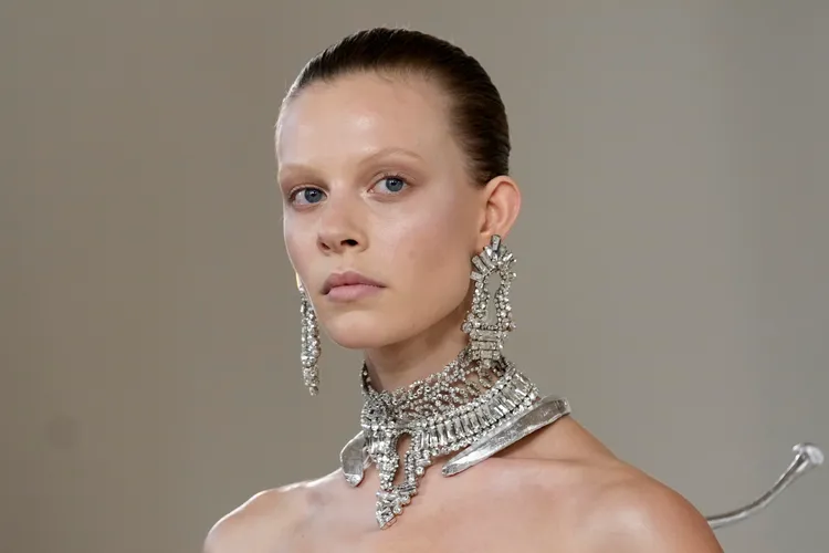 Schiaparelli 2024 春夏高訂。美聯社