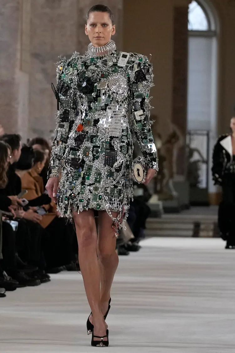 Schiaparelli 2024 春夏高訂。美聯社