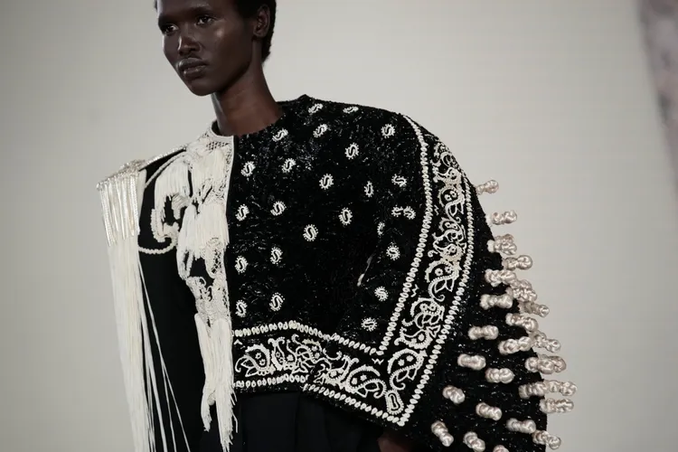 Schiaparelli 2024 春夏高訂。美聯社