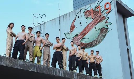 基隆猛男美女消防桌曆首曝光 化身《魔鬼剋星》秀養眼冰塊腹肌