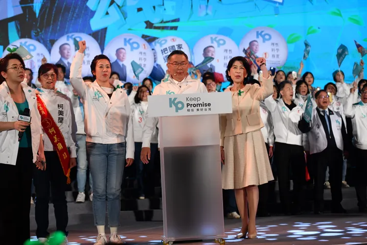 柯文哲感謝支持者一直相陪。攝影中心