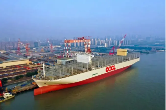 全球最大貨櫃輪。照片來源中遠海運官方微信號