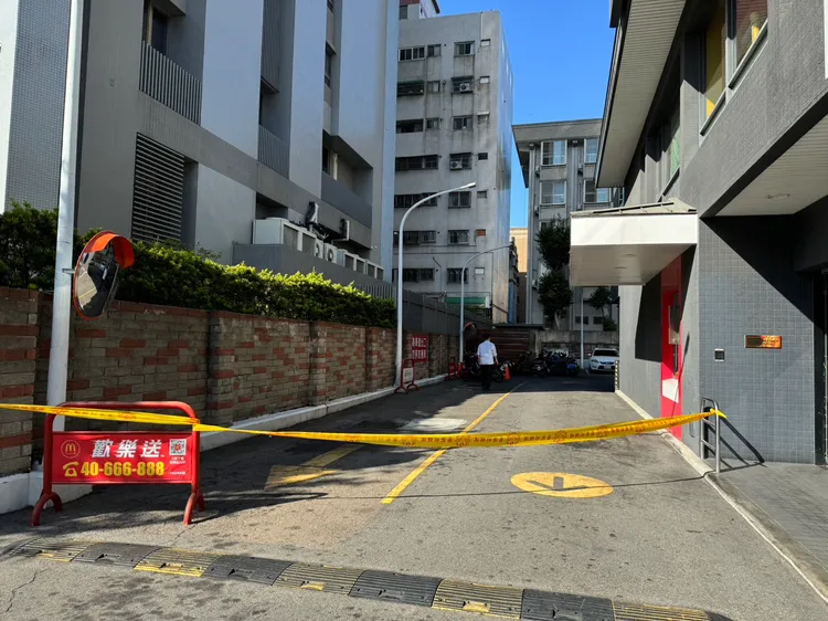 警方封鎖麥當停車場調查中。民眾提供