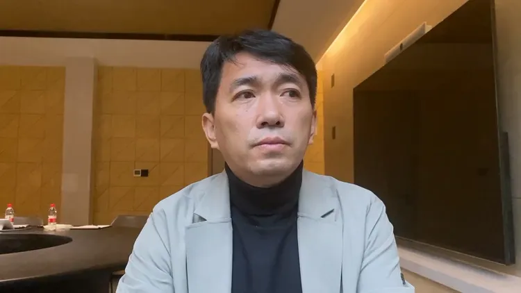 導演張超理哭嘆4年多的努力和付出沒有得到回報。翻攝新浪電影微博