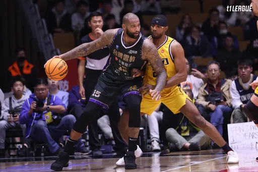「表弟」展現NBA級實力！狂轟25分17籃板　率雲豹扳倒霸主中信