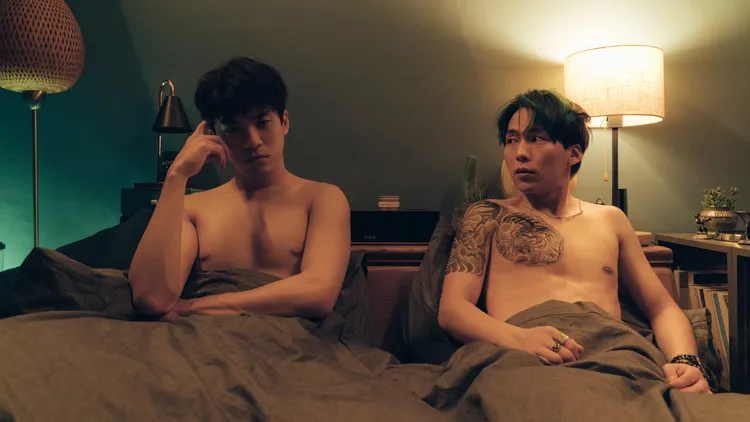 林哲熹（左）奪走「第一次」讓巫建和嬌喊「我吃虧了」。Netflix提供