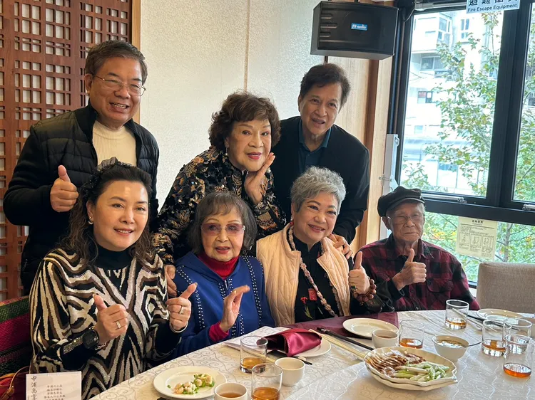 「鳥來嬤」吳敏（前排右二）。趙大智攝