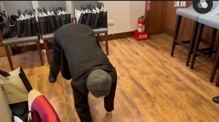 蔡揚名趴地健身。趙大智攝