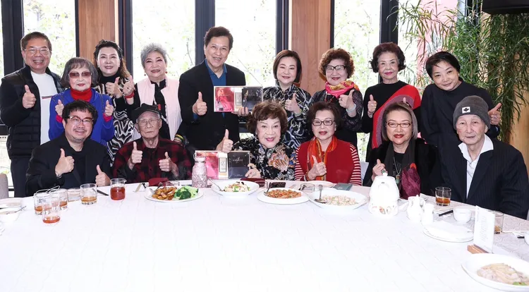 三三姊妹會大合照。李朝永提供