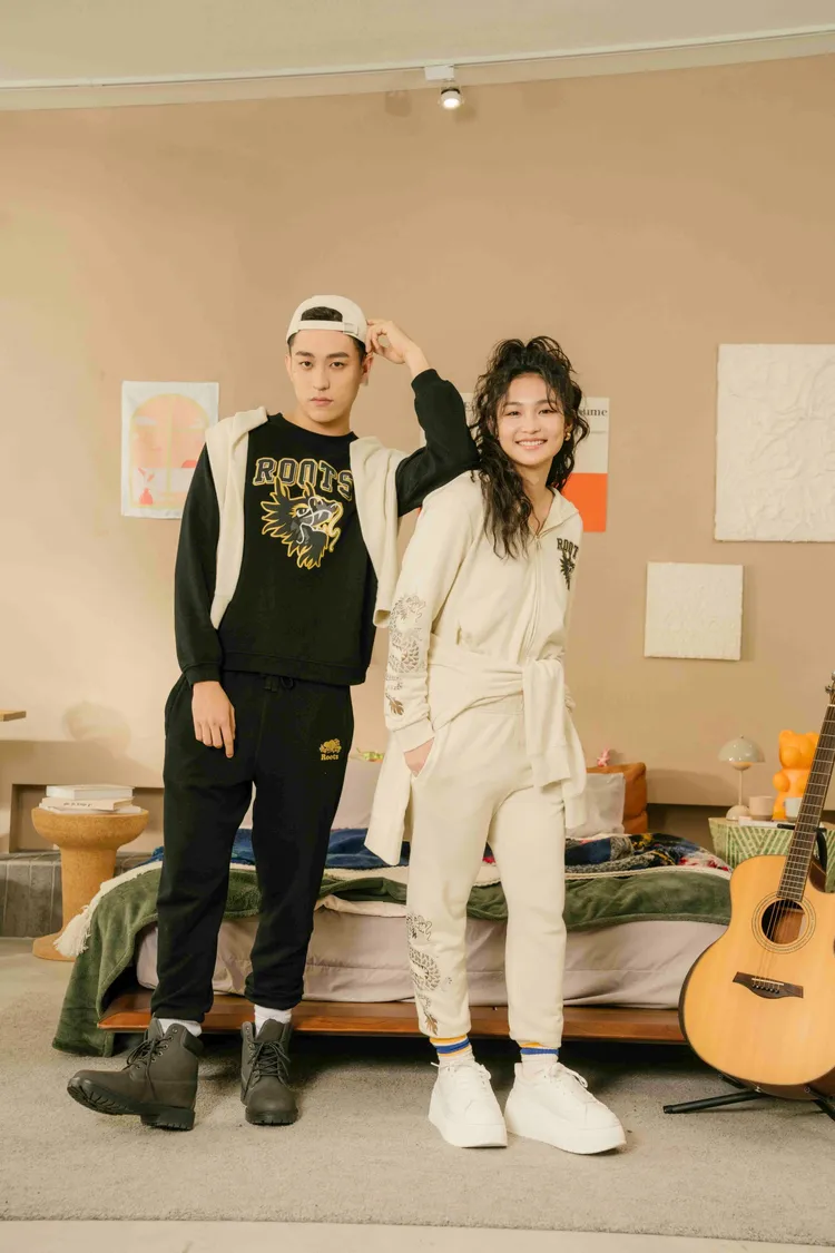 低調的黑、白龍年穿搭也一併登場。品牌提供