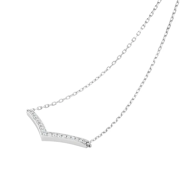 Joséphine Aigrette項鍊，18K白金、鑽石，13萬7000元。品牌提供