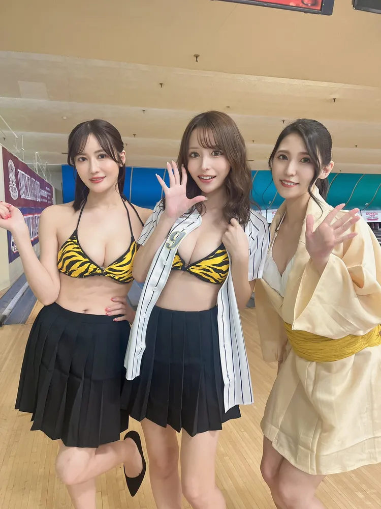 伊藤舞雪(中)合照會預告宣傳照。翻攝自臉書「TRE 台北國際成人展」