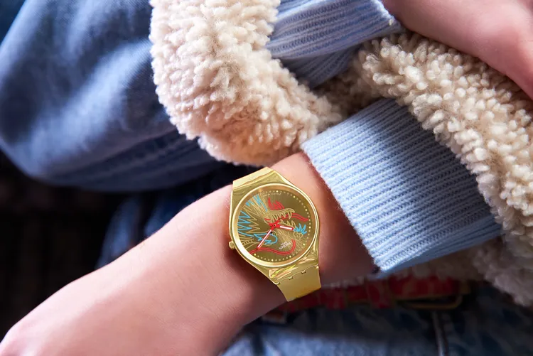 Swatch龍躍千金腕錶，6250元。品牌提供