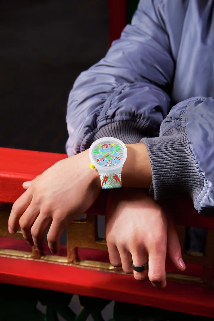 Swatch白龍高昇腕錶，4150元。品牌提供