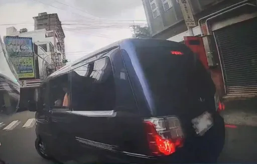 「危險駕駛」檢舉方式看過來 惡意逼車得噴飛2.4萬再加記3點違規點數