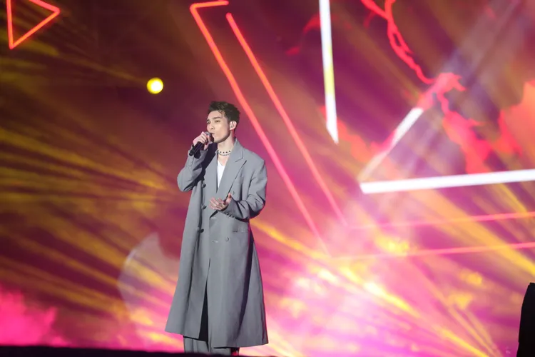 黃偉晉許下新的一年「立刻就順利」願望。年代提供