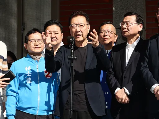 青年不滿國民黨「關我啥事」 趙少康挨批切割!急解釋「侯康黨齡沒幾年」