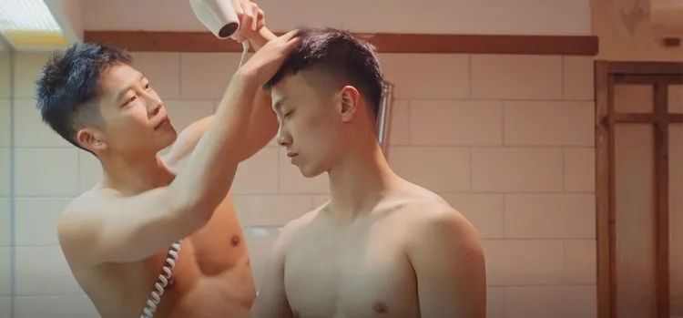 Gino（左）表白最喜歡冠瑜單純善良的「狗狗臉」，冠瑜則感覺Gino總是像爸爸一樣，很會照顧身邊所有人。GagaOOLala提供