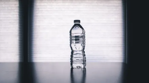 研究:瓶裝水塑膠微粒含量 較預估值多100倍
