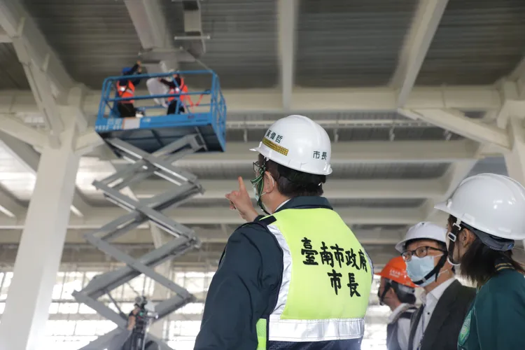 黃偉哲強調，南市府會全力配合職安署，打造更好的職安環境。市府提供