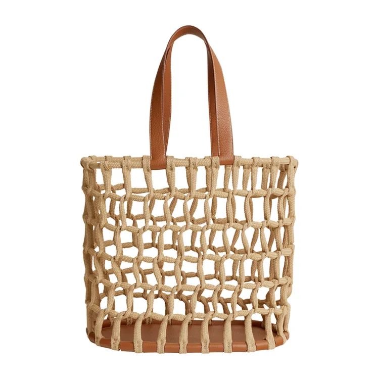 Cordage提包編繩與Clémence小公牛皮材質，28萬5300元。品牌提供