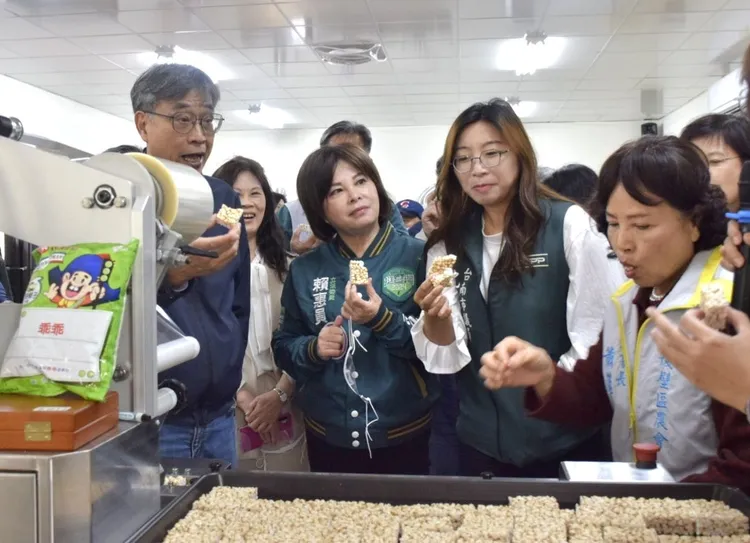 台南市後壁區農會「米香廚房」揭牌，並啟動綠照專車營運。翻攝畫面