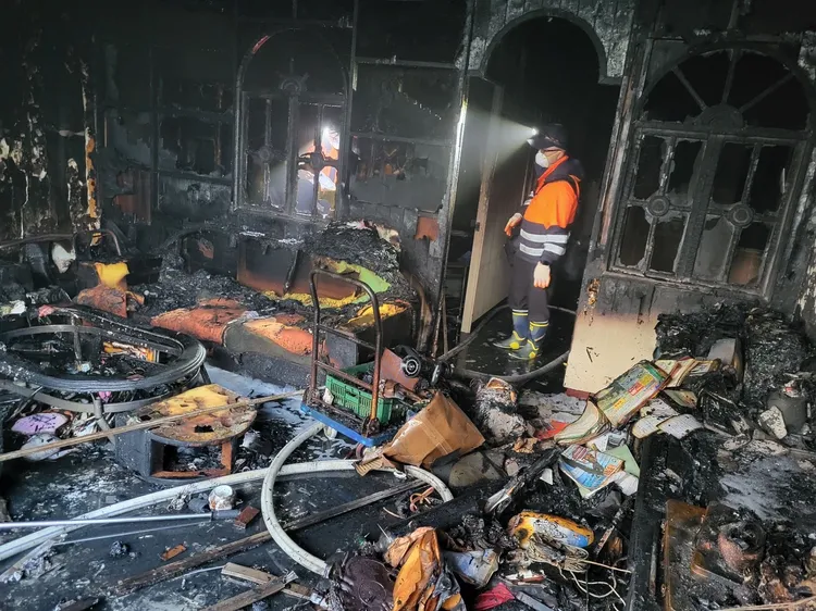 屋中物品全遭燒毀。翻攝照片