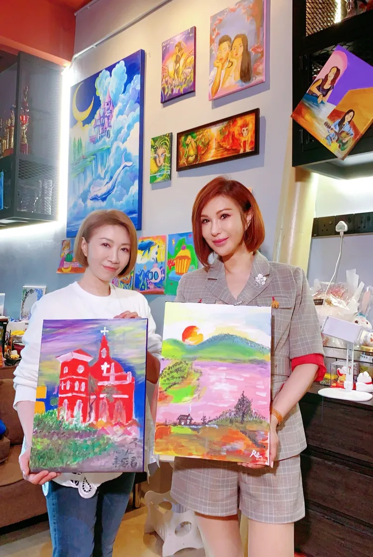 利菁、李翊君畫油畫。三立提供