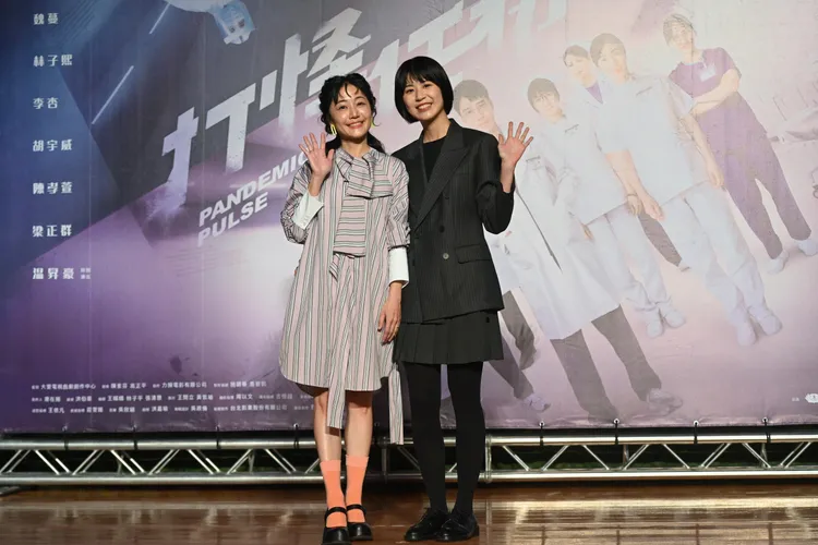 10A護理師陳婉婷（左）、陳璇。大愛提供