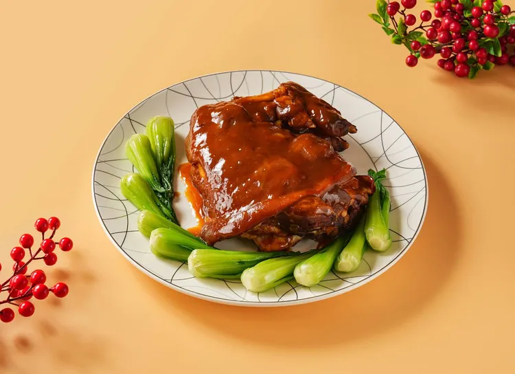 弈夢紅樓粵菜餐廳推出「享味龍騰 春節盛宴」。業者提供