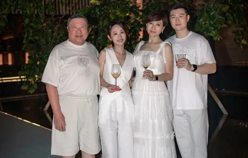 方芳芳要娶媳婦了 6/1為獨子上海辦婚禮