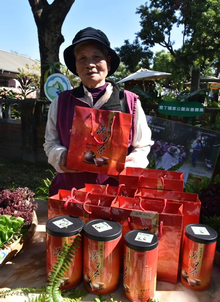 恆春半島友善耕作小農舉辦一日快閃市集。屏東大學提供