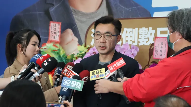 江啟臣說，若民眾黨願意推出副手人選，只要大家有共識，他可以退出。江啟臣服務處提供