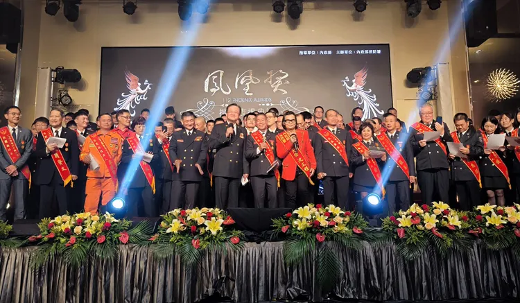 沈文程為打火弟兄獻唱。經紀人、大大娛樂提供