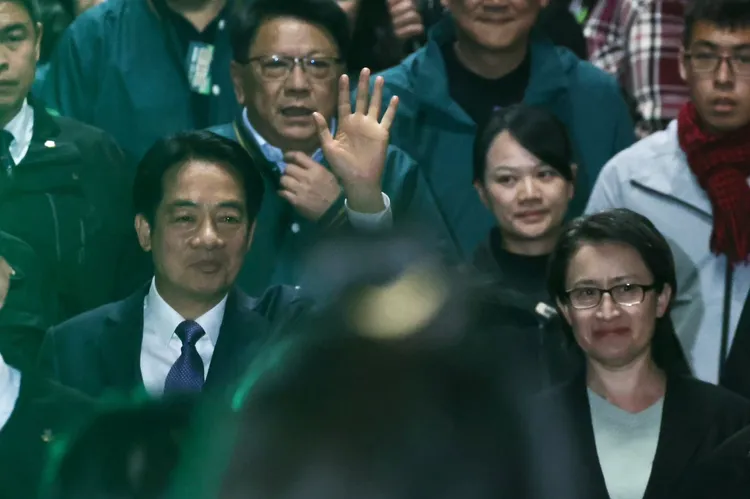 蕭美琴隨身特勤王柔，13日勝選之夜也跟著蕭美琴上台在側。資料照片，林林攝