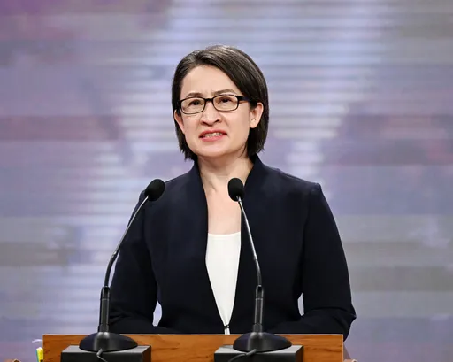 副手辯論｜蕭美琴酸國民黨反前瞻「地方跟著要」　趙少康揪2問題反轟：這樣公平嗎？