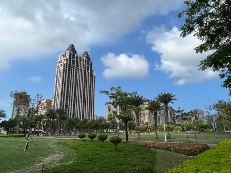 「京城天贊」已出現單坪72萬元實登，該現象以董事長蔡天贊個性，未來商辦價格可能再創新高。葉家銘攝